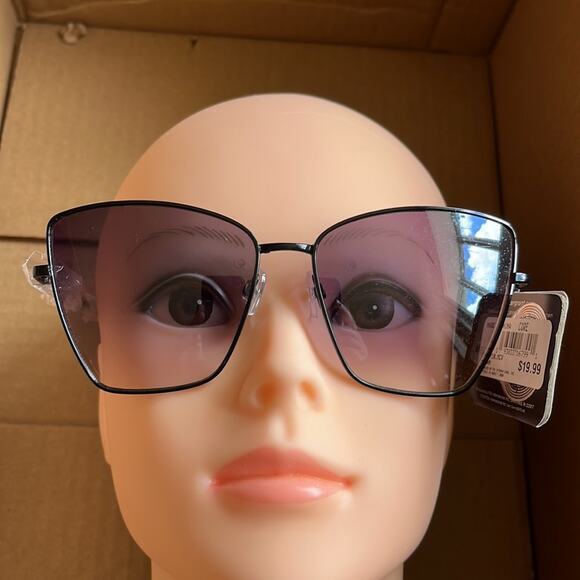 Foster Grant MaxBlock Teagan Sunglasses Black - Picture 2 of 8